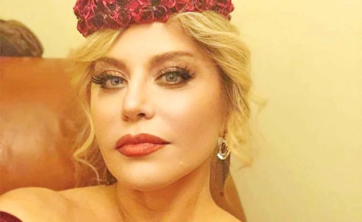 Loredana arată impecabil la 48 de ani