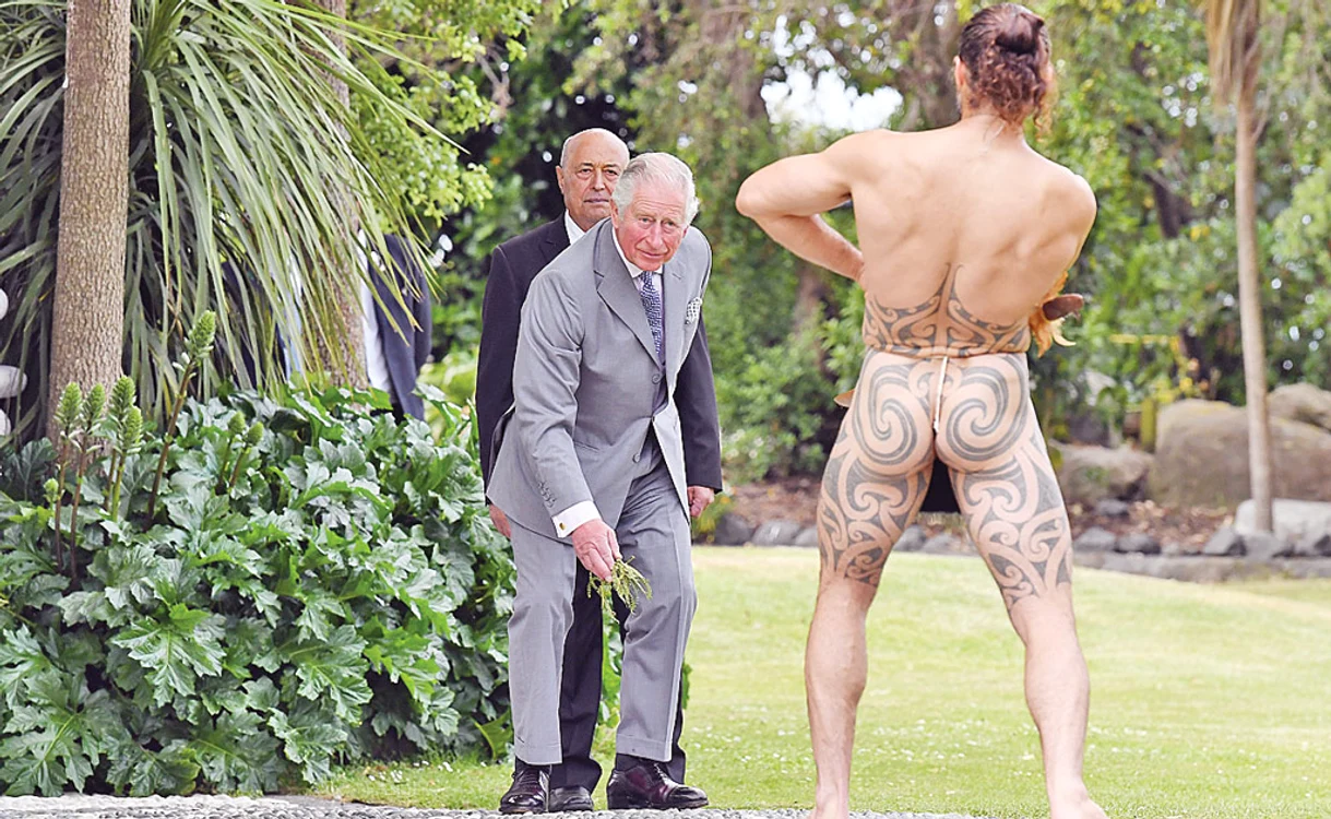 
    Prinţul Charles i-a răspuns  la salut şefului Maorifoto: guliver/gettyimages  