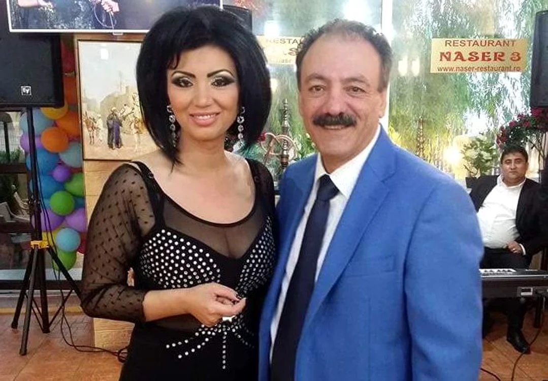 Adriana Bahmuţeanu, fericită la braţul doctorului care a operat-o 