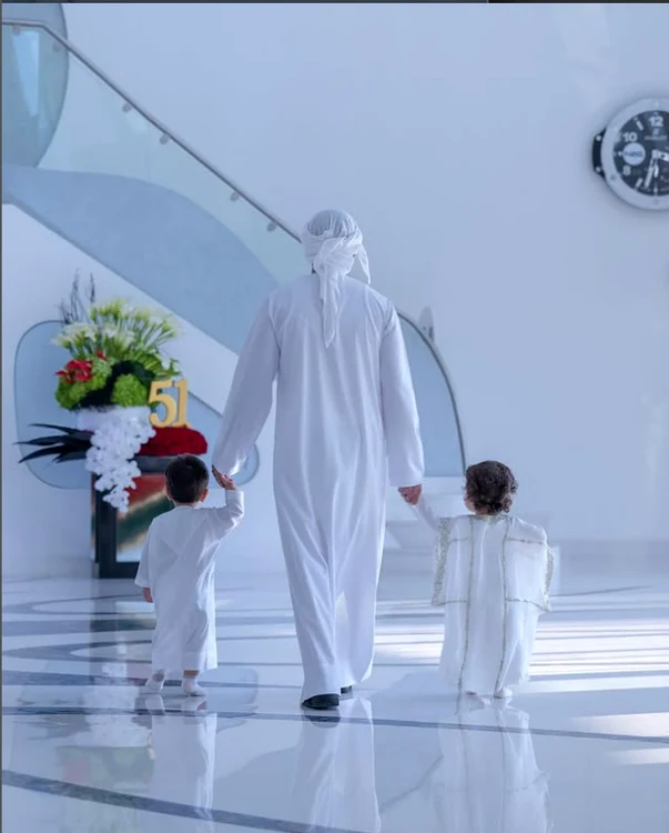 Prințul Hamdan al Dubaiului și copiii lui (1) png