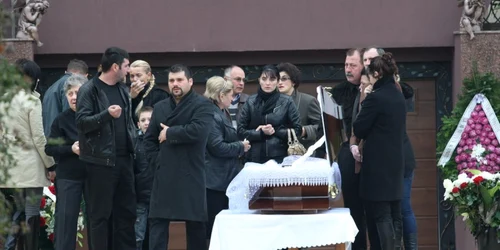Sicriul cu trupul neînsufleţit al lui Gheorghe Mararu va fi plimbat cu trăsura pentru nunţi