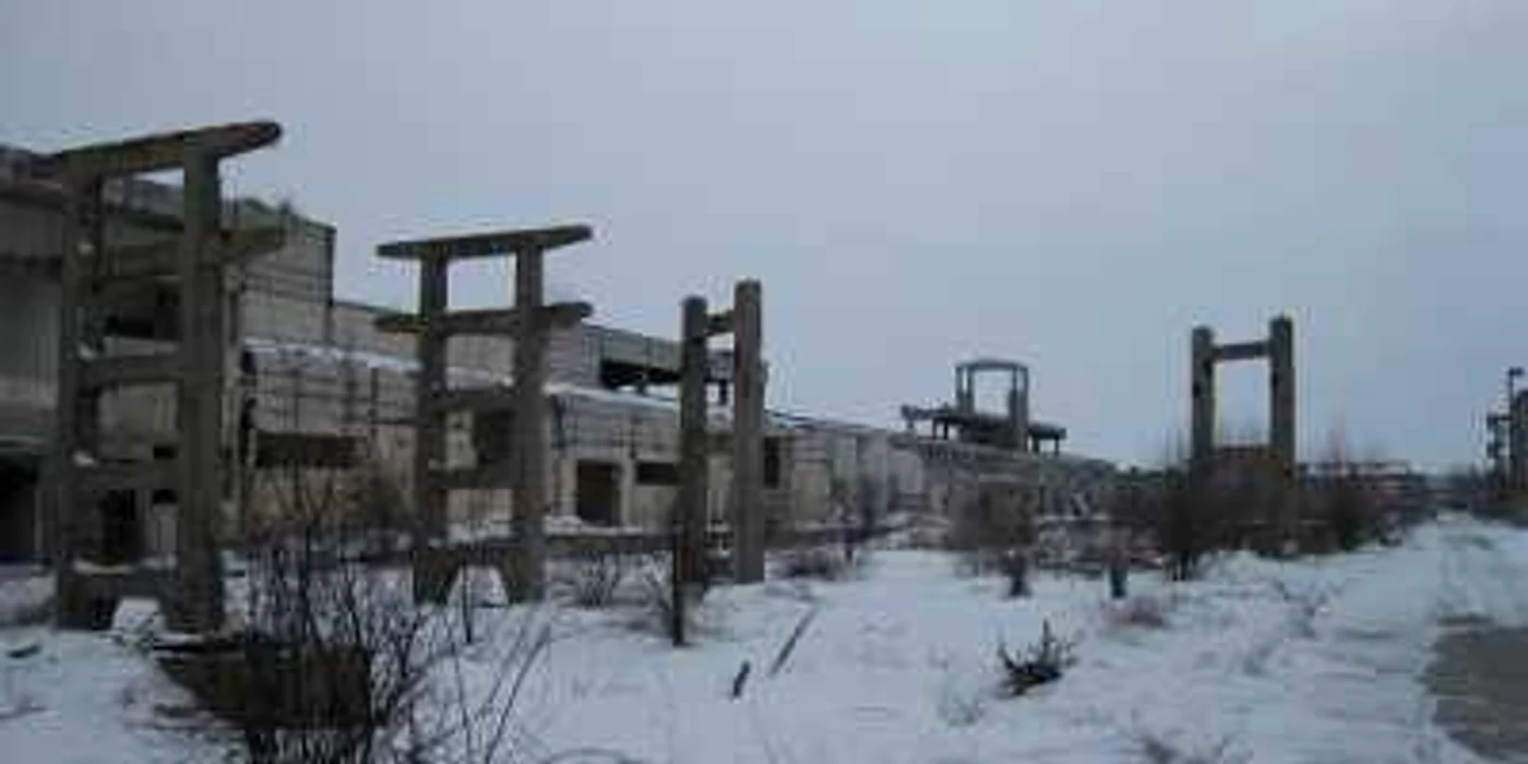 Fosta platformă chimică de la Chiscani este raiul hoţilor de fier vechi