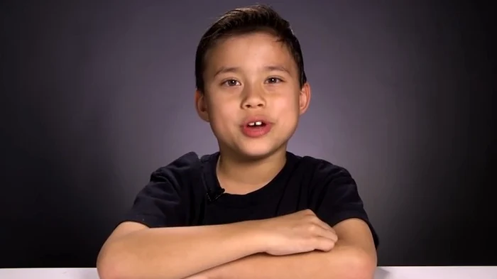 Evan câștigă bani din prezentarea produselor și din reclameFoto: Captură video