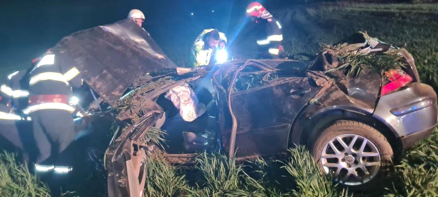 Una dintre victime a fost declarată decedată, la scurt timp după impact FOTO ISU Ialomiţa