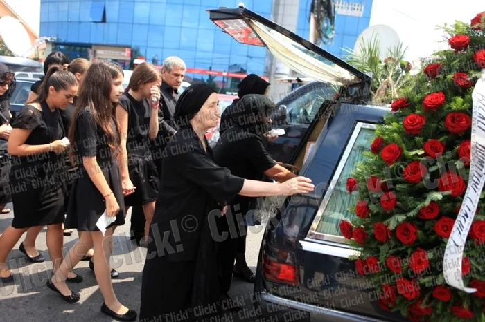 Inmormantarea mamei fratilor Becali