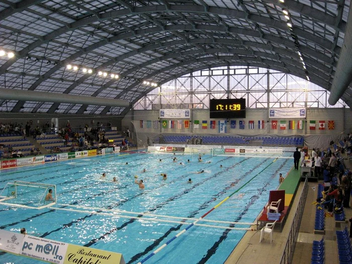 
    Hughes a fost lovit  în cap de minge şi a căzut ca secerat  la câteva secunde  după loviturăFOTO: Gulliver/ Getty Images  