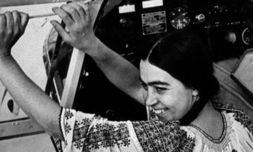 Smaranda Brăescu a cucerit America printr un salt cu paraşuta jpeg