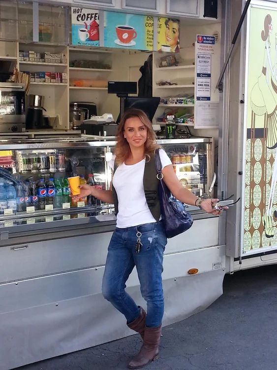 Adina Halas a intrat în afaceri de trei săptămâni