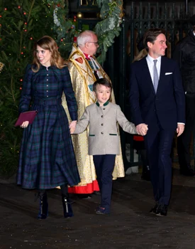 Prințesa Beatrice, soțul ei și fiul vitreg Wolfie foto Profimedia