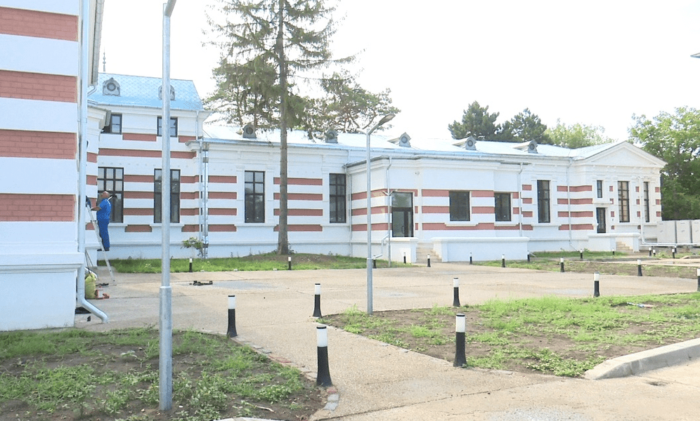 Cum arată după modernizare clădirea unui fost spital buzoian, care inițial trebuia demolată VIDEO