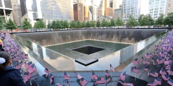 Memorialul din New York dedicat victimelor din 11 septembrie 2011 FOTO MiniTime