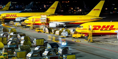 dhl colete foto x jpg