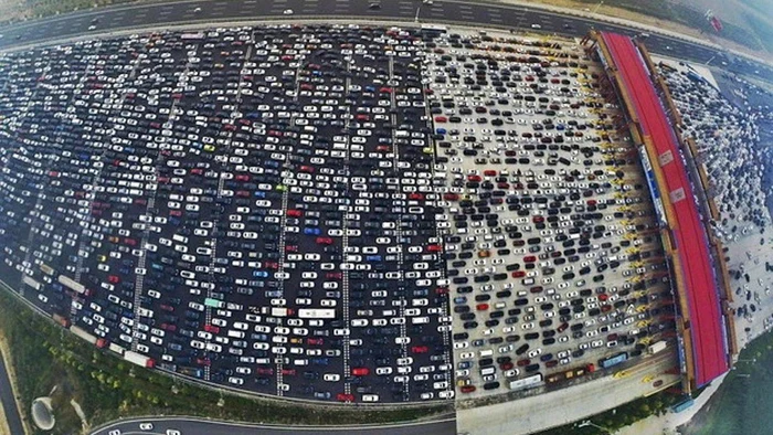 Cel mai mare ambuteiaj din istorie a avut loc în China. Foto: captură video YouTube