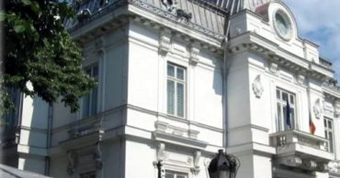 Ploieşti: Piese de sculptură la Muzeul de Artă