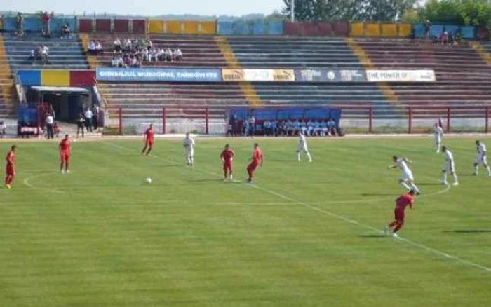 Dacă se va rămâne la formatul cu două serii în liga secundă, atunci gruparea de lângă Turnul Chindiei are şanse reale să joace şi în sezonul următor la acelaşi nivel