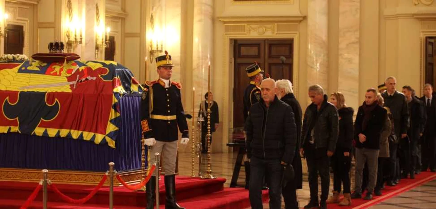 Regele Mihai - Depus la Palatul Regal FOTO Dorin Constanda