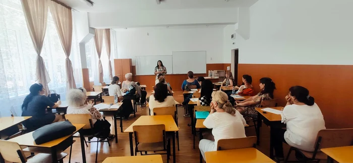 Elevii află de la Corina cum își pot rezolva problemele mentale și emoționale FOTO arhiva personală