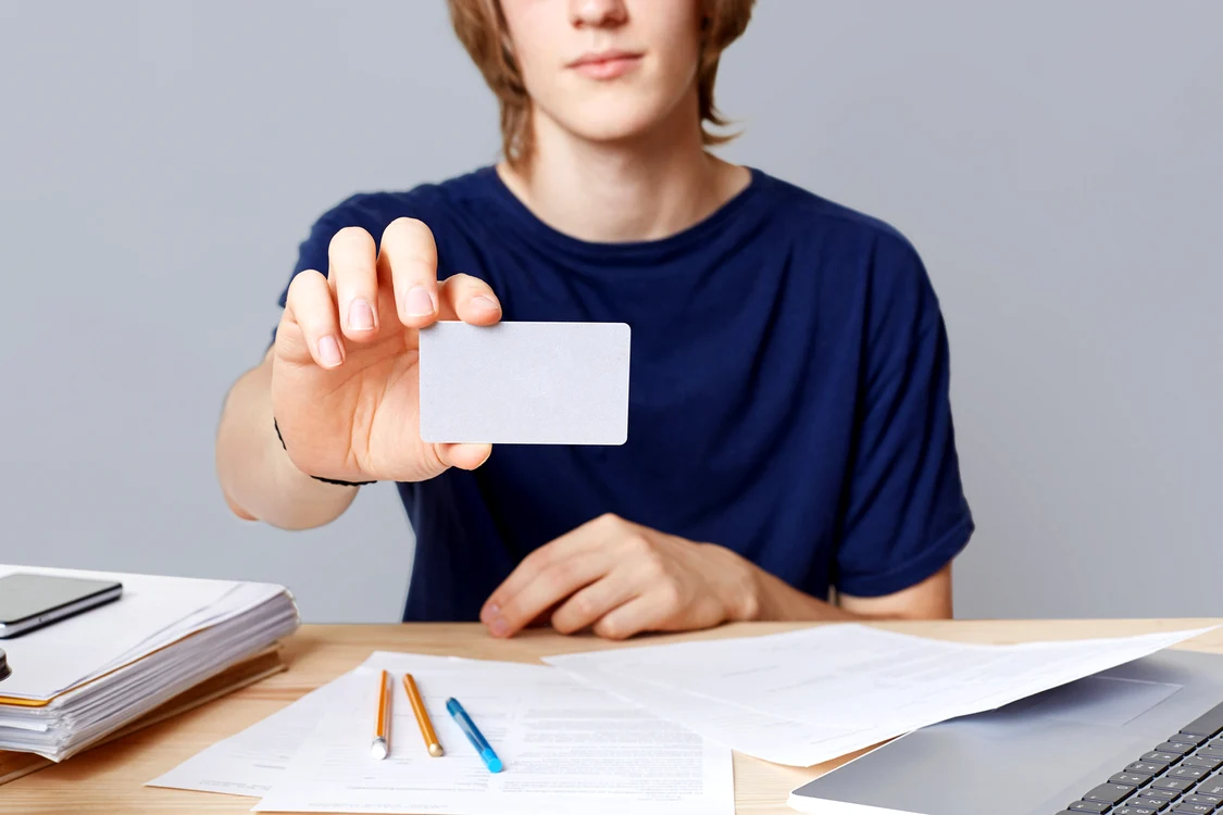 Prima carte electronică de identitate rămâne gratuită. FOTO: Freepik