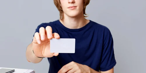 Carte de identitate electronică  Sursa Freepik com jpg