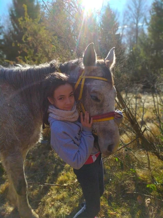18 ana fiica roxanei ciuhulescu tabara de echitatie hobby calarie cai 19 jpg jpeg