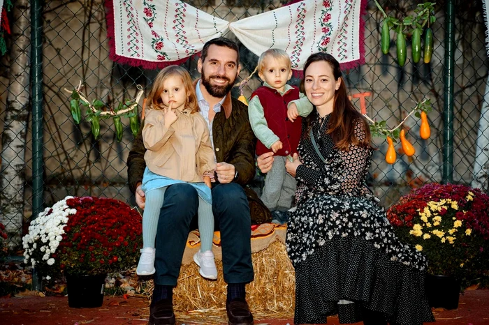 Alina Maria și Nicolae al României cu copiii foto FB jpg