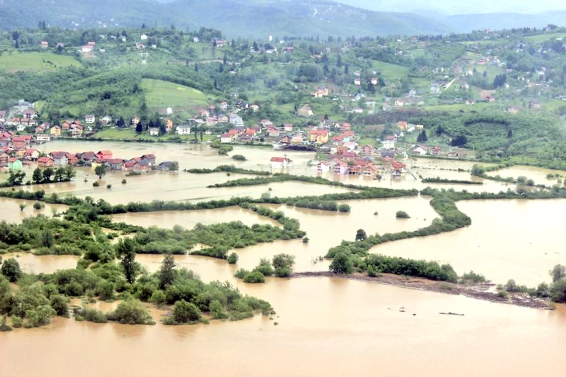 Fluviul e la cote uriaşe, dublu decât ar fi normal