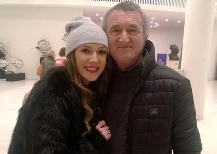 Adela Popescu nu iese din casă neînsoţităFoto Gheorghe Chelu