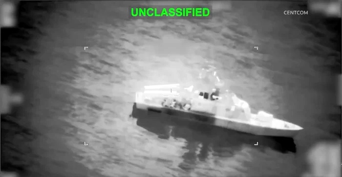 SUA au distrus bărci iraniene care se pregăteau să amplaseze mine în Strâmtoarea Ormuz