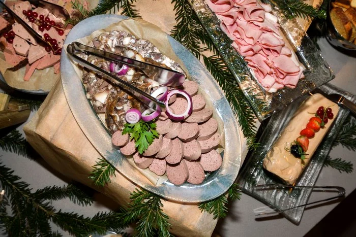 Toba este preparată dintr-o varietate de cărnuri @shutterstockClick! pentru femei