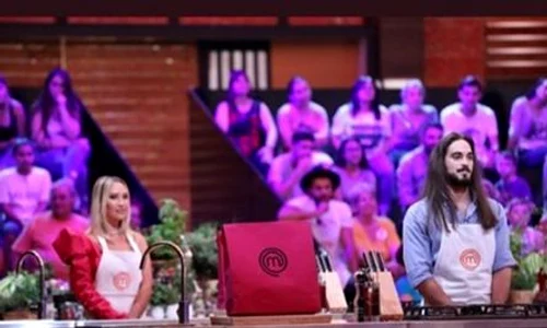 Raluca Podea a gătit perfect un preparat cu ton roşu jpeg