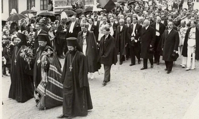 Biserica, o instituţie la cheremul dictatorilor jpeg