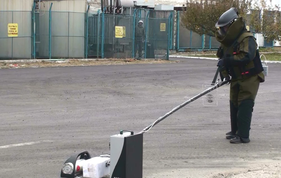 Aplicaţia organizatorilor a urmărit asigurarea unei intervenţii adecvate în cazul descoperirii unui colet suspect