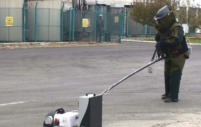 Aplicaţia organizatorilor a urmărit asigurarea unei intervenţii adecvate în cazul descoperirii unui colet suspect