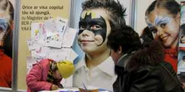 Copiii au desenat alături de părinţii lor