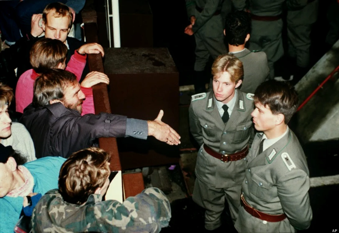 the Fall of the Berlin Wall in 1989 5 jpg jpeg