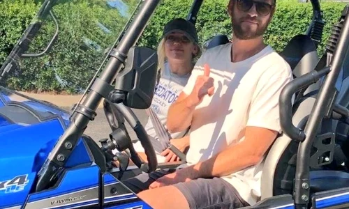 Miley Cyrus si Liam Hemsworth jpeg