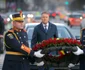 Klaus Iohannis - coroana flori victimele Revolutiei Decembrie 1989