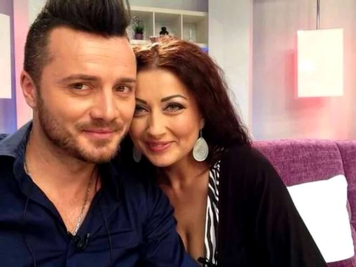 
    Iubitul Gabrielei Cristea este panicat deoarece nunta se apropie, dar ei nu au naşiFoto: Arhivă personală  