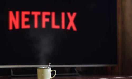 Netflix, serviciu de difuzare online bazat pe abonamente. Sursa foto: pexels.com