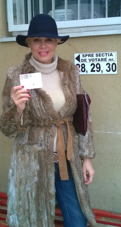 Dana Săvuică, mândră că a votat noul preşedinte al României