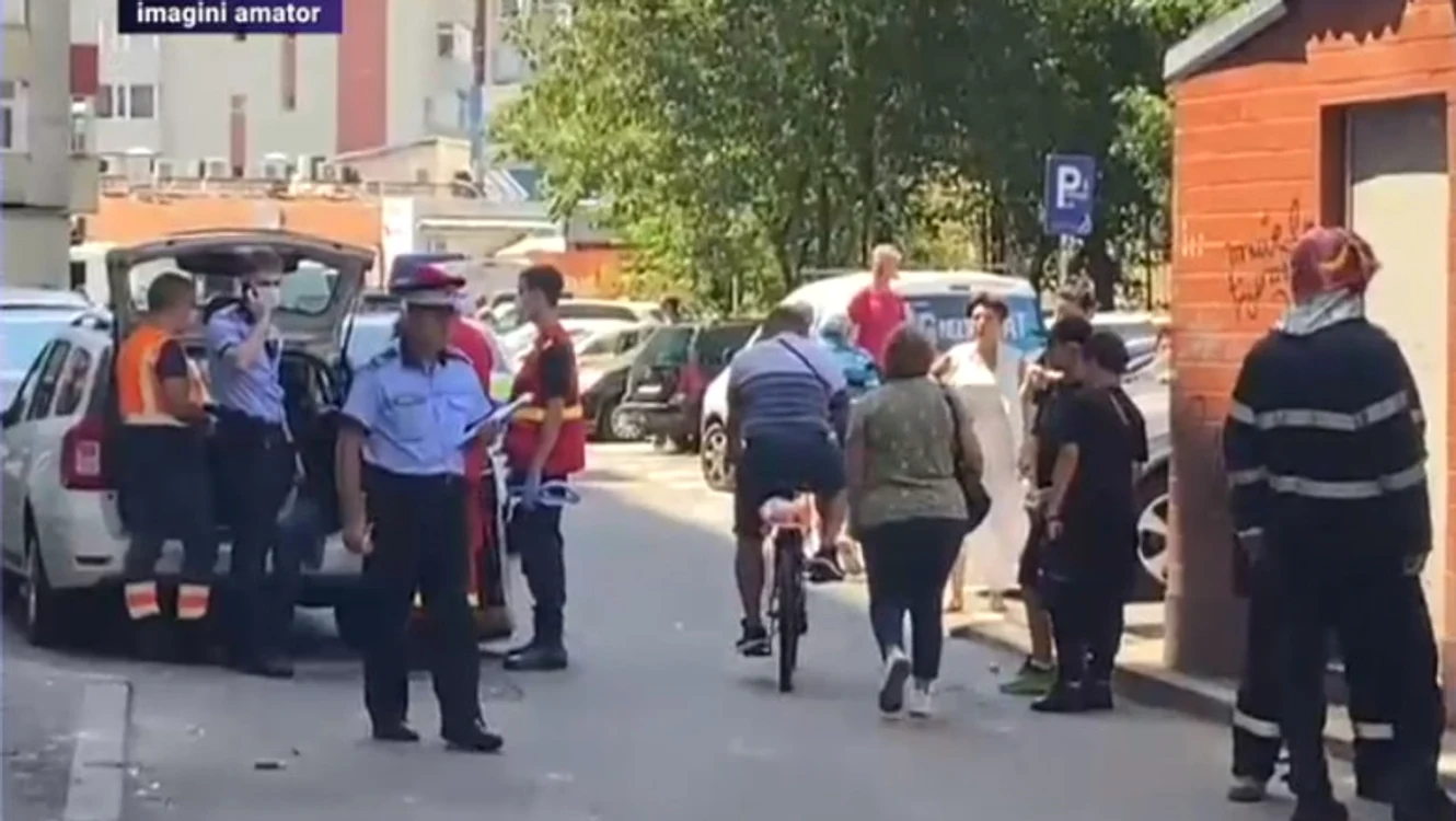 
    Un copil a fost rănit după ce o bucată din tencuiala unui bloc a căzut peste elfoto: Digi24  