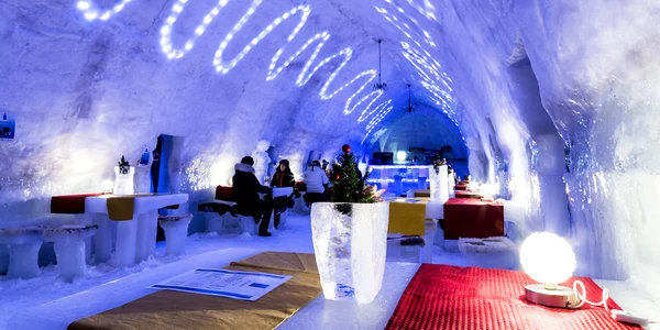 Imagini din Hotelul de gheață de la Bâlea Lac de la edițiile trecute Foto Hotel of ice Romania jpg