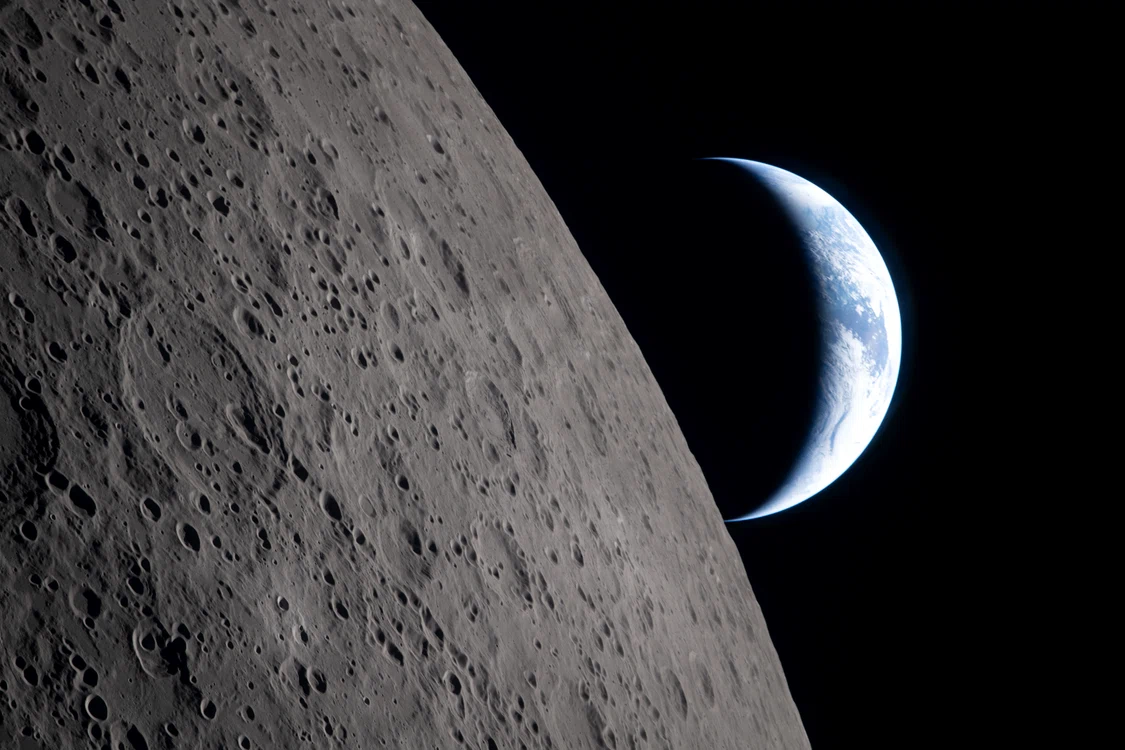 Pământul, surprins marți, 7 aprilie. Imagine denumită „Apus al Pământului” FOTO NASA