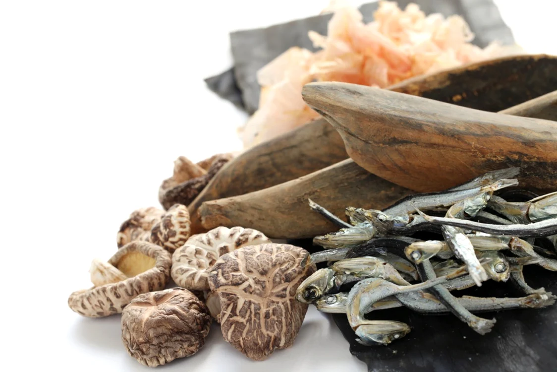 Ingredientele supei japoneze Dashi, în care se regăseşte cel mai bine al cincilea gust FOTO Shutterstock