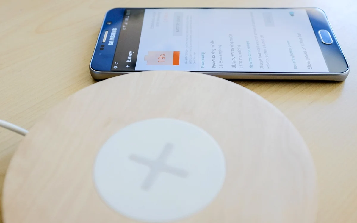 incarcare wireless prin accesorii ikea foto razvan baltaretu/adevarul