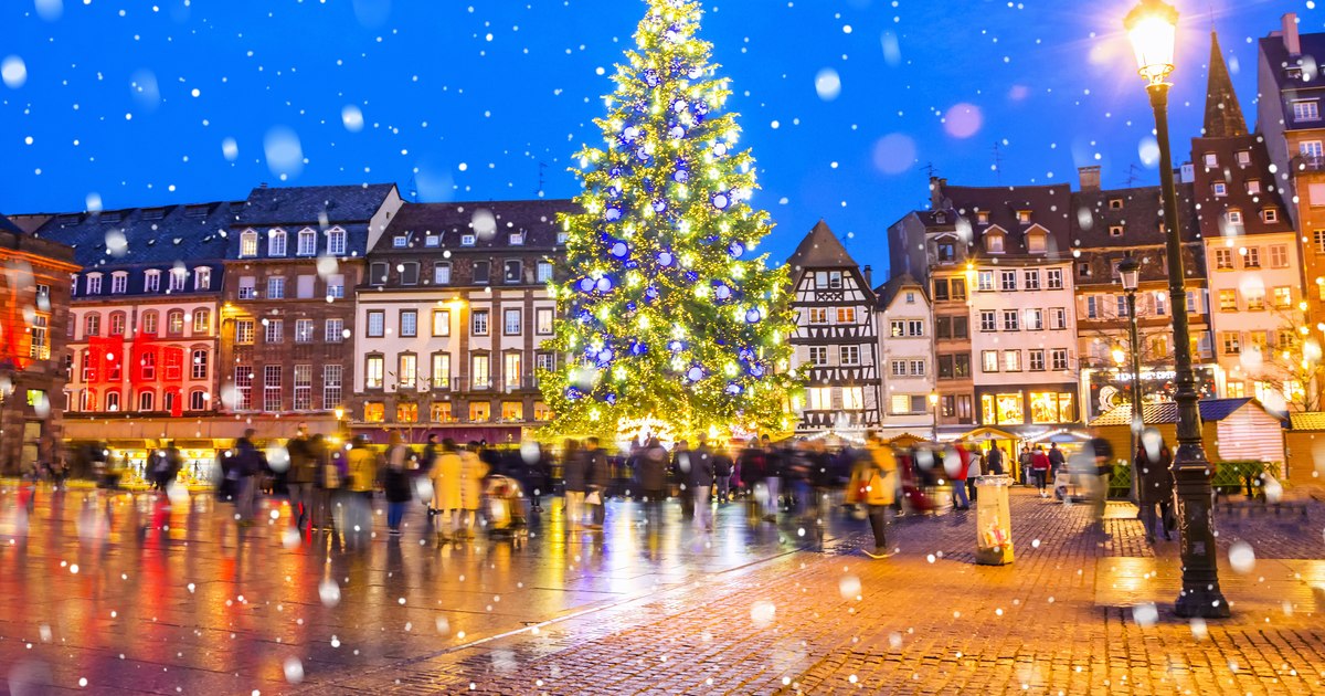 Strasbourg, capitala târgurilor de Crăciun. Peisaje de basm, prețuri mai mici decât la noi