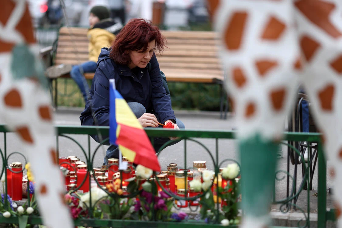 Omagiu adus lui Mihai Șora, în piața Victoriei Foto: Inquam Photos