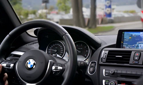 Volanul unui BMW jpg