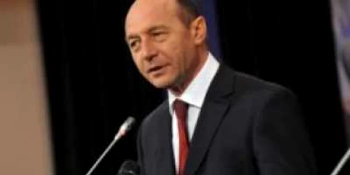 Băsescu: Let’s have the intelligence of not going on strike