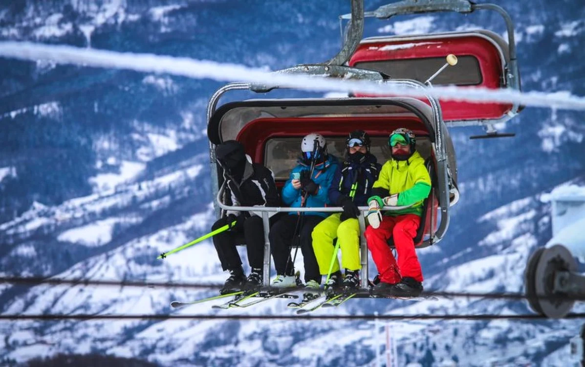 statiunea straja masivul valcan foto Complex Montana Straja